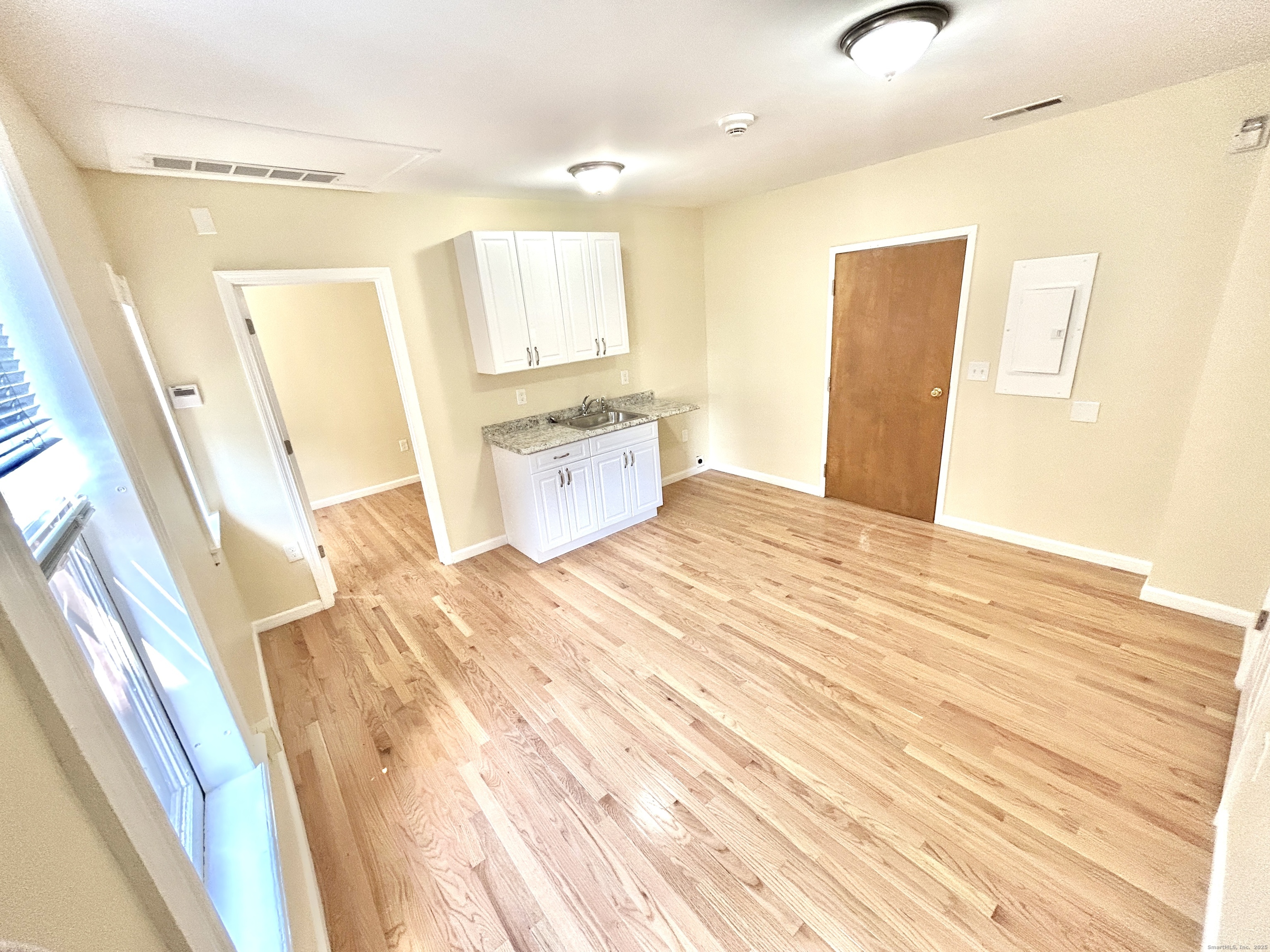 135 West Main Street, Unit 4C Waterbury, CT 06702 - Photo 1 of 10