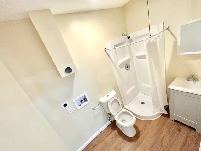 $1,075 | 135 West Main Street, Unit 4C, Waterbury, CT 06702