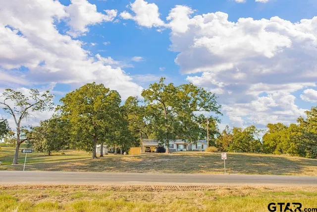 $380,000 | 15540 State Highway 31 West, Tyler, TX 75709