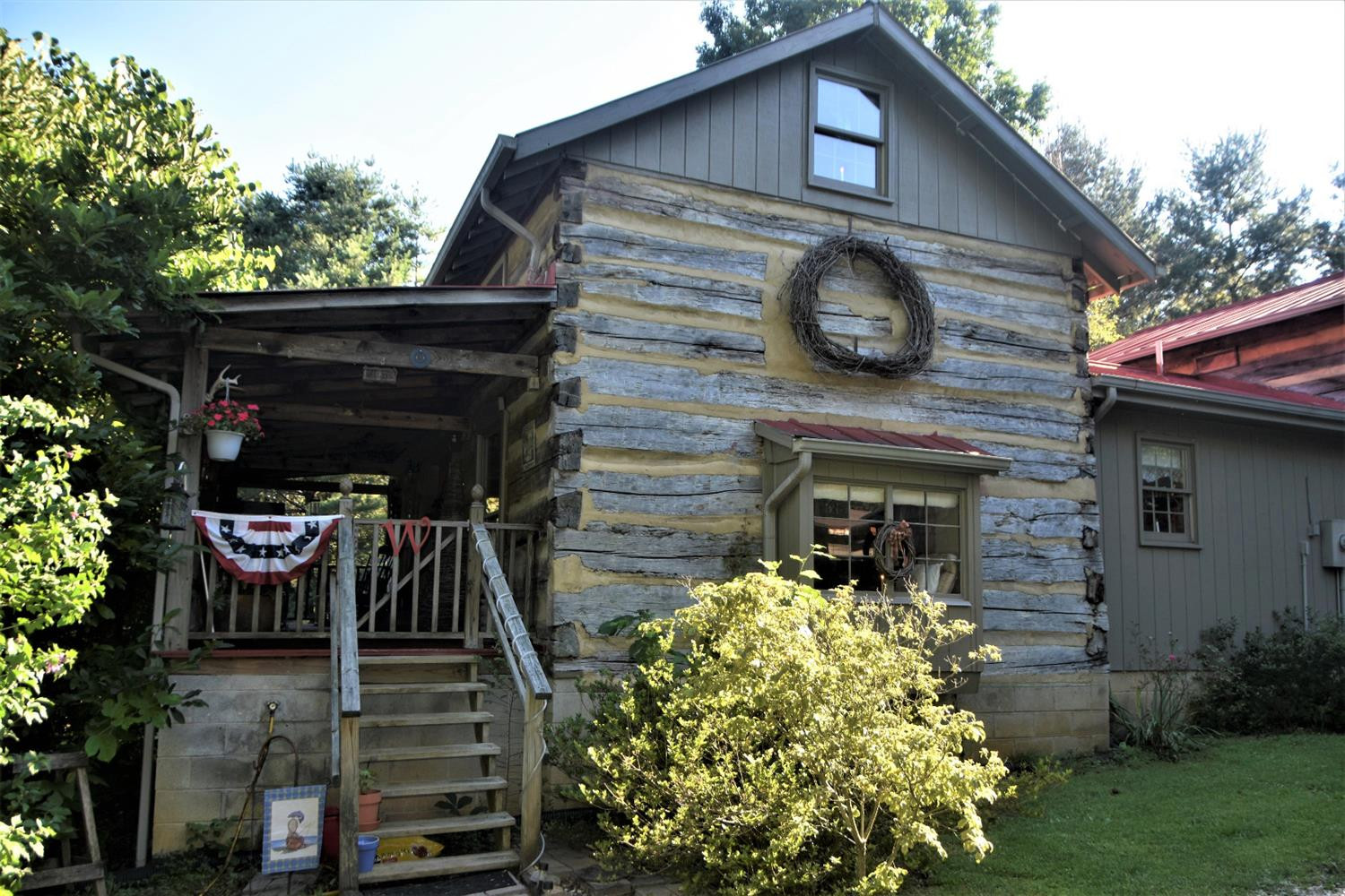 821 Sand Hill Road Irvine, KY 40336 - Photo 2 of 78 If you like, AUTHENTIC Log Cabin Homes..