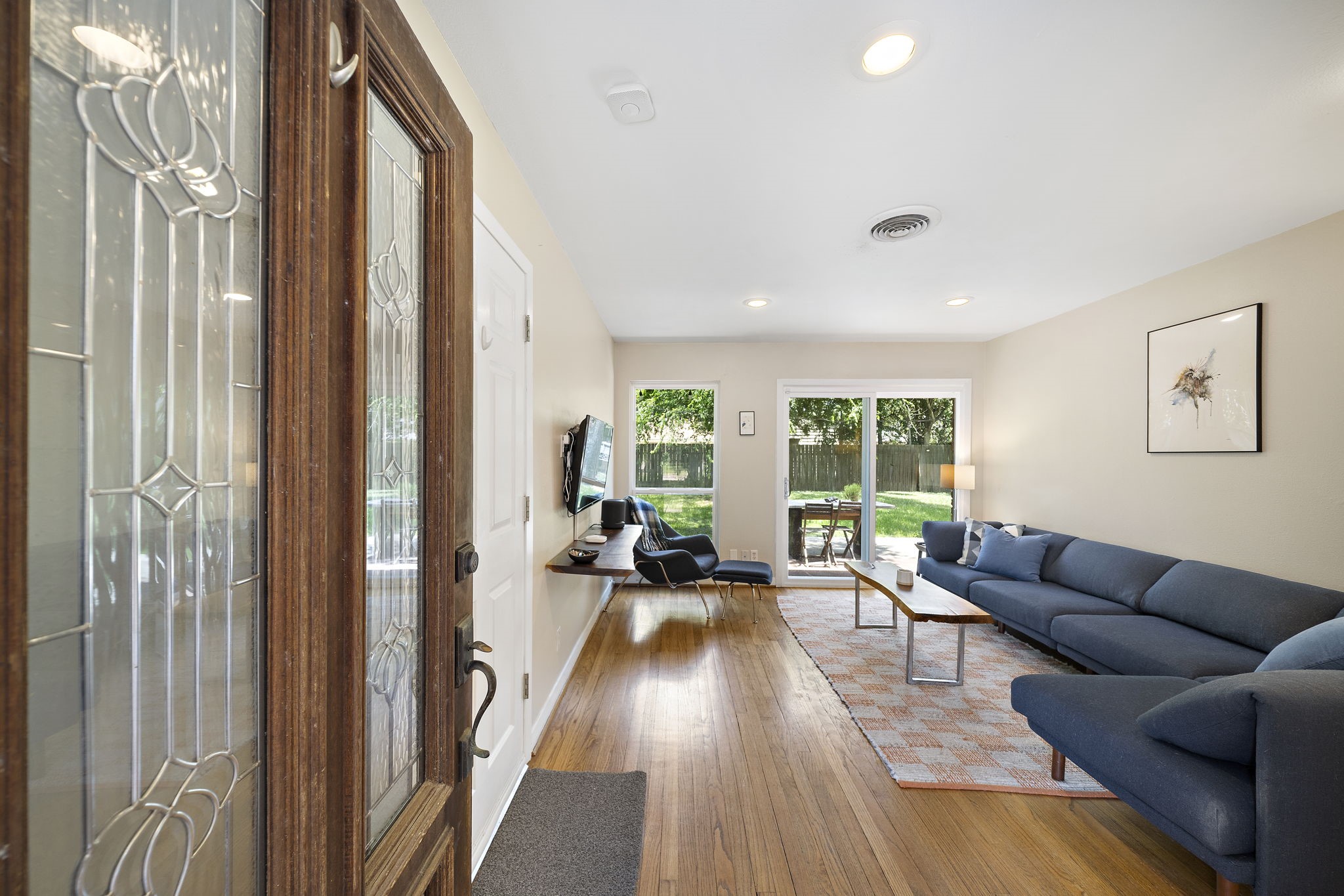 4306 Warm Springs Road Houston, TX 77035 - Photo 4 of 36