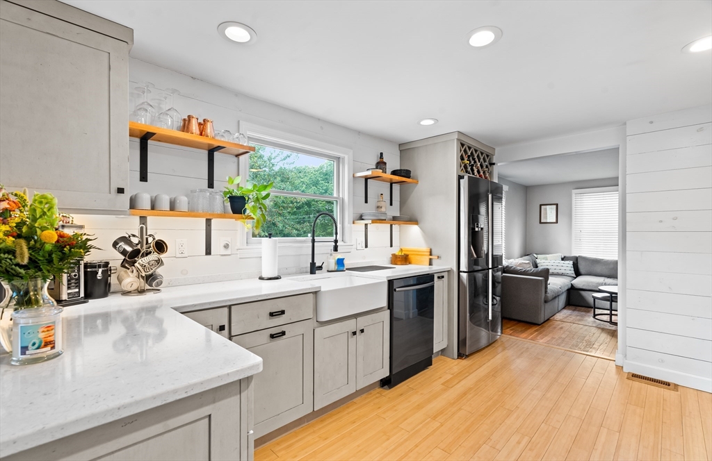250 Plain Road Greenfield, MA 01301 - Photo 4 of 42 Gallery Image 4
