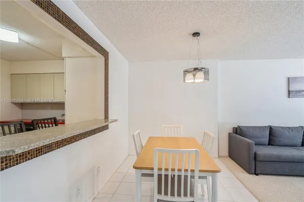 $1,800 | 18151 Northeast 31st Court, Unit 205, Aventura, FL 33160