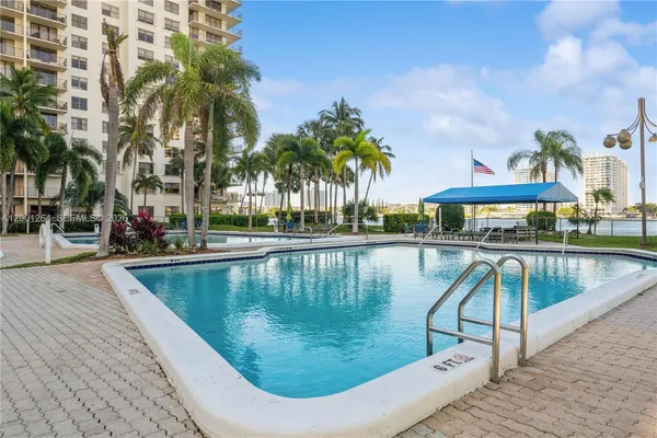$1,800 | 18151 Northeast 31st Court, Unit 205, Aventura, FL 33160