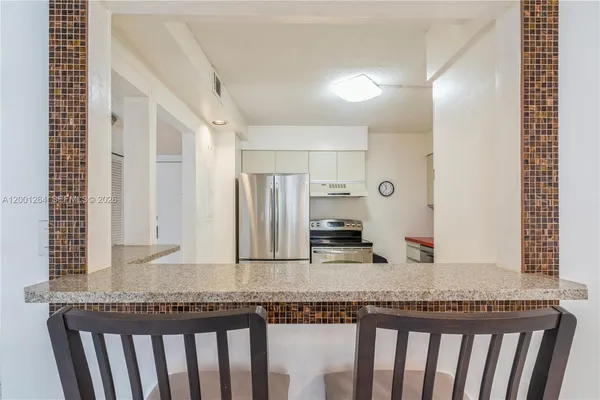 $1,800 | 18151 Northeast 31st Court, Unit 205, Aventura, FL 33160