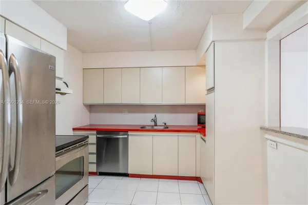 $1,800 | 18151 Northeast 31st Court, Unit 205, Aventura, FL 33160