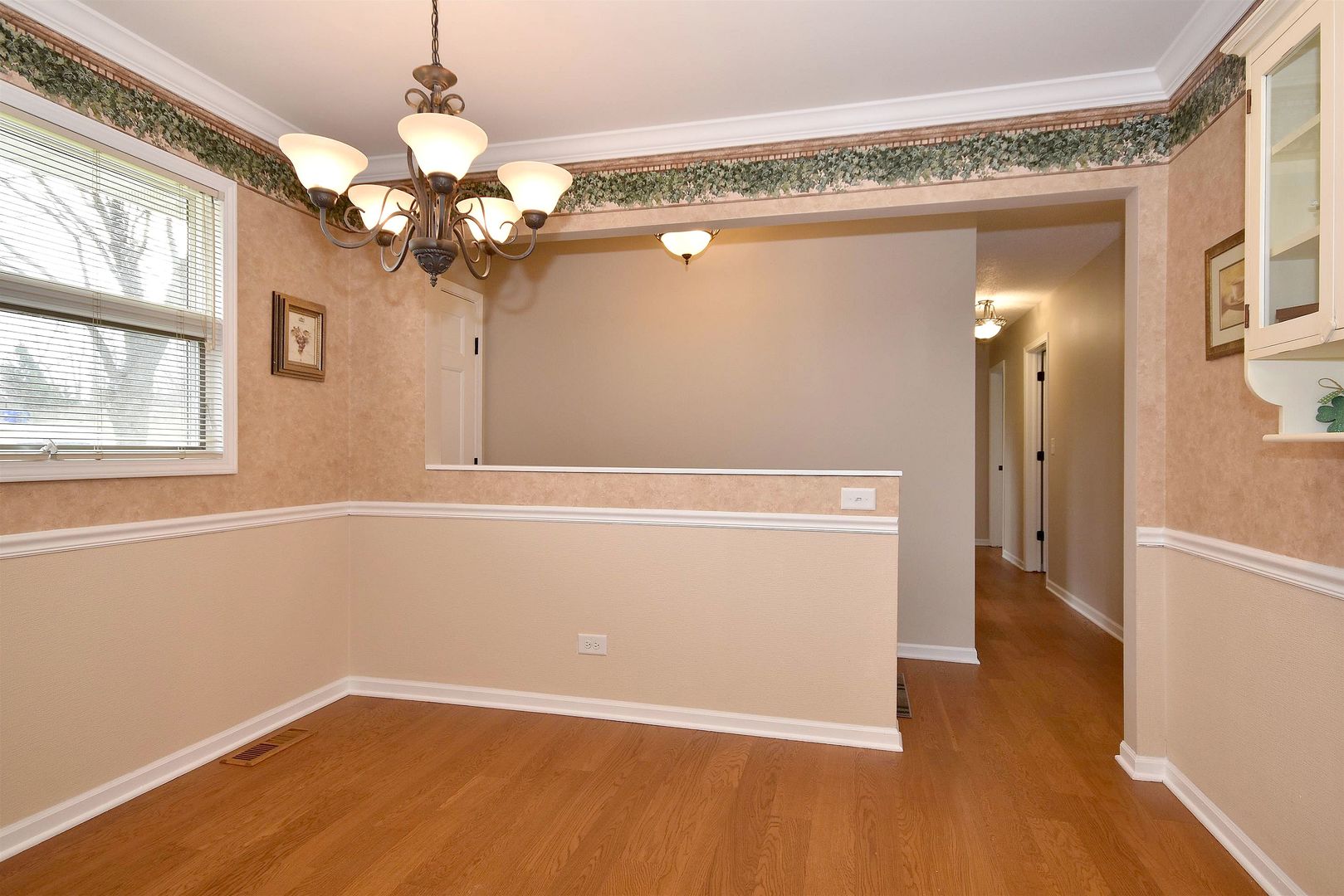 2128 Driving Park Road Wheaton, IL 60187 - Photo 14 of 38