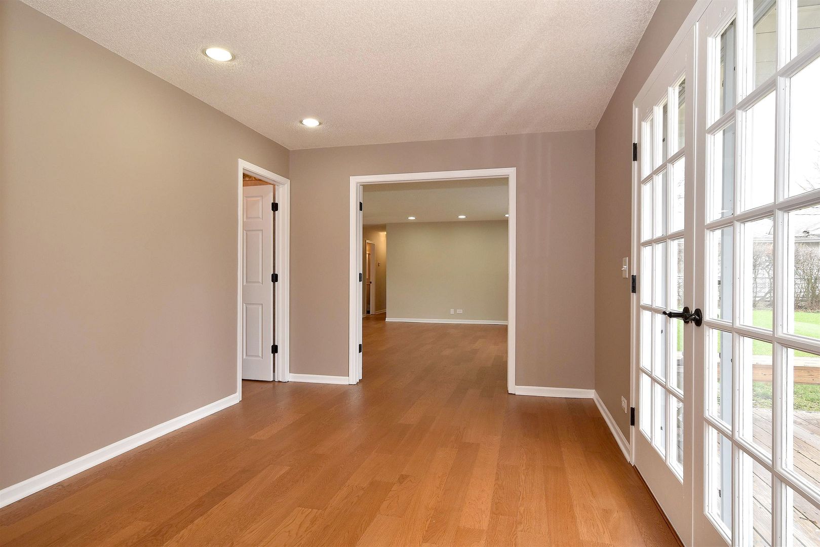 2128 Driving Park Road Wheaton, IL 60187 - Photo 22 of 38