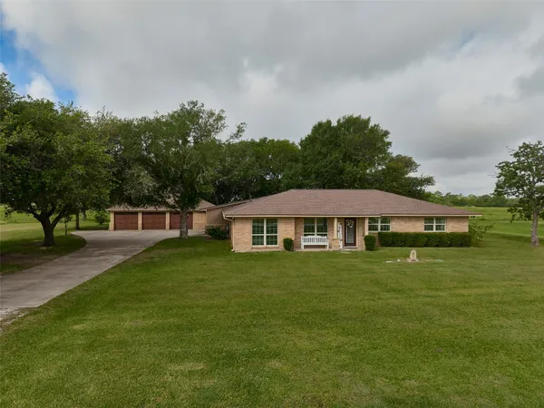 $549,900 | 14528 Vlasta Street, Needville, TX 77461