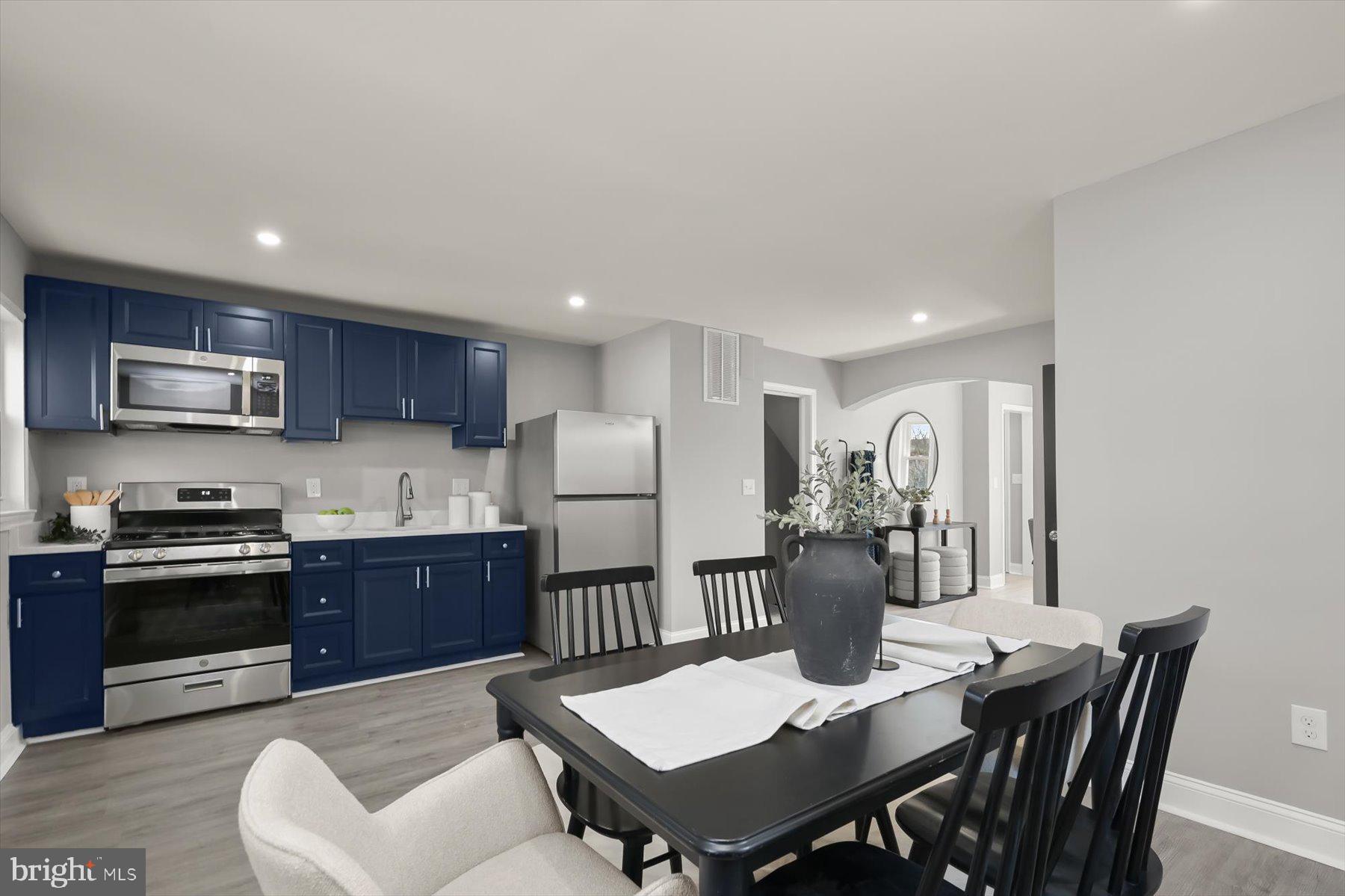 750 Charing Cross Road Baltimore, MD 21229 - Photo 8 of 29 Kitchen/Dining