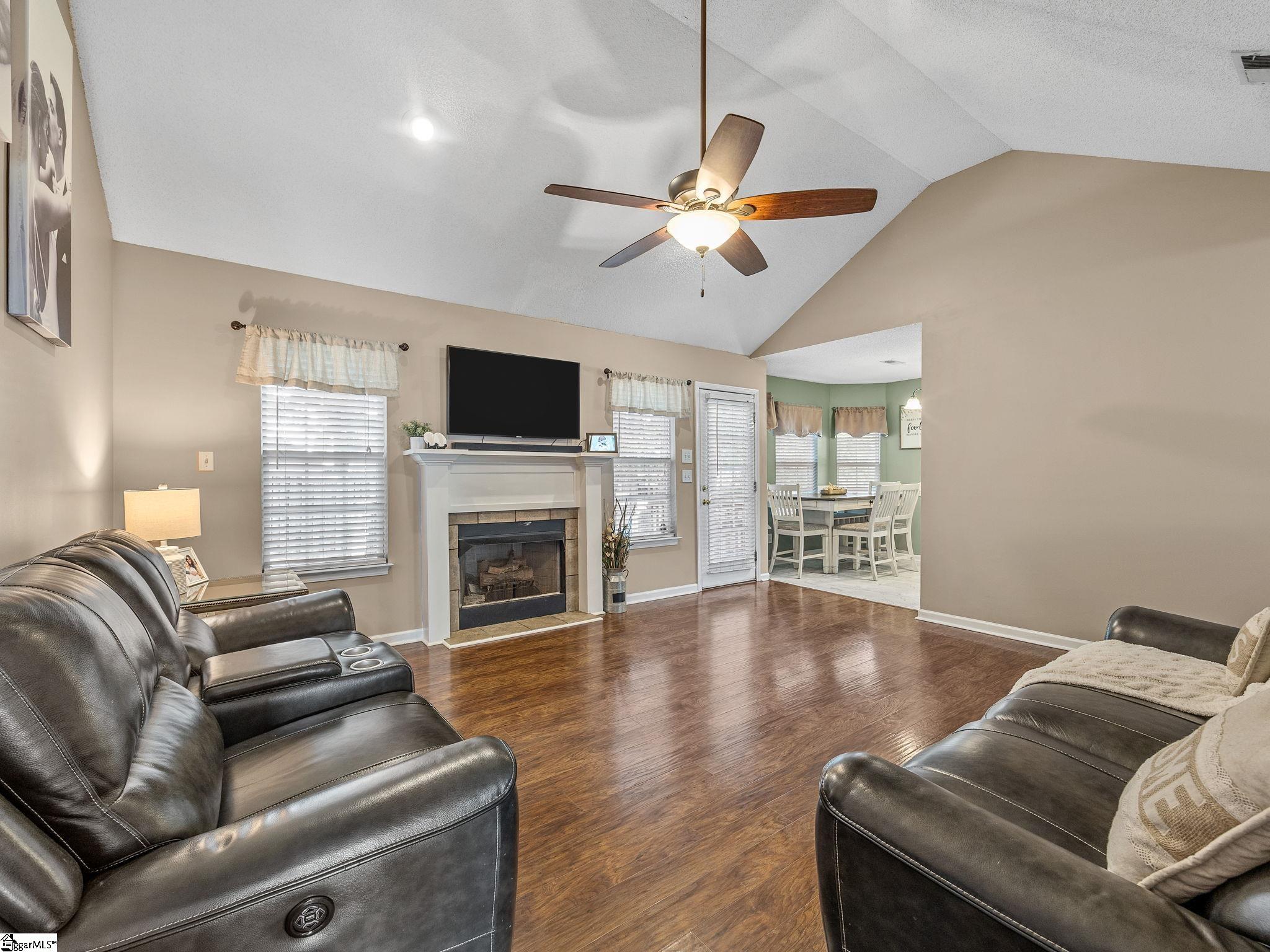 635 Shadow Dance Lane Boiling Springs, SC 29316 - Photo 6 of 35
