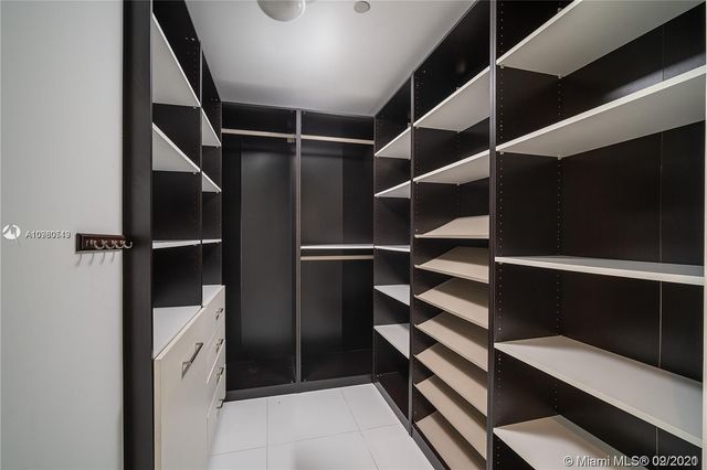 $535,000 | 1100 Biscayne Boulevard, Unit 2906, Miami, FL 33132