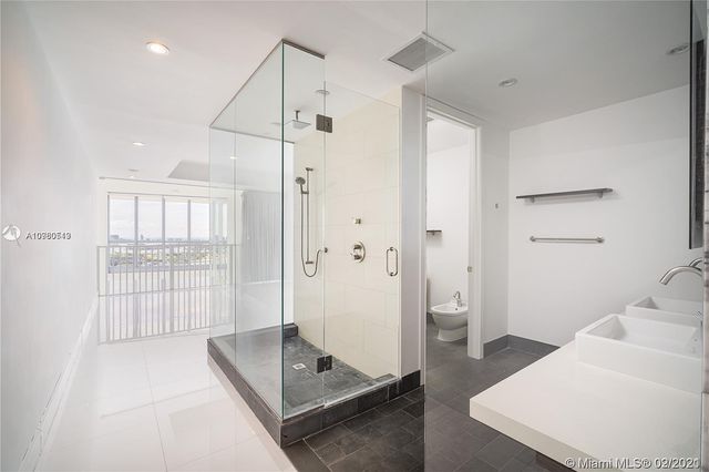 $535,000 | 1100 Biscayne Boulevard, Unit 2906, Miami, FL 33132