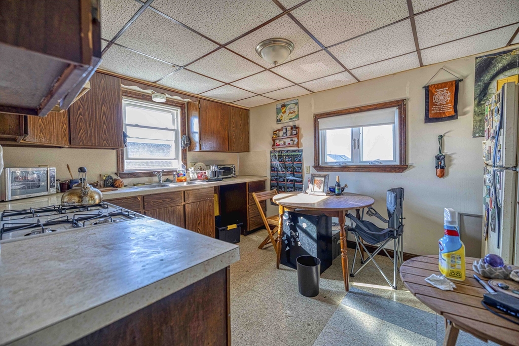 192-196 Snell Street Fall River, MA 02721 - Photo 12 of 34