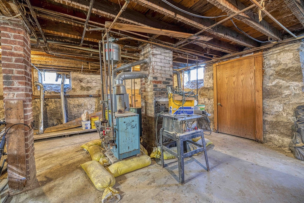 192-196 Snell Street Fall River, MA 02721 - Photo 16 of 34