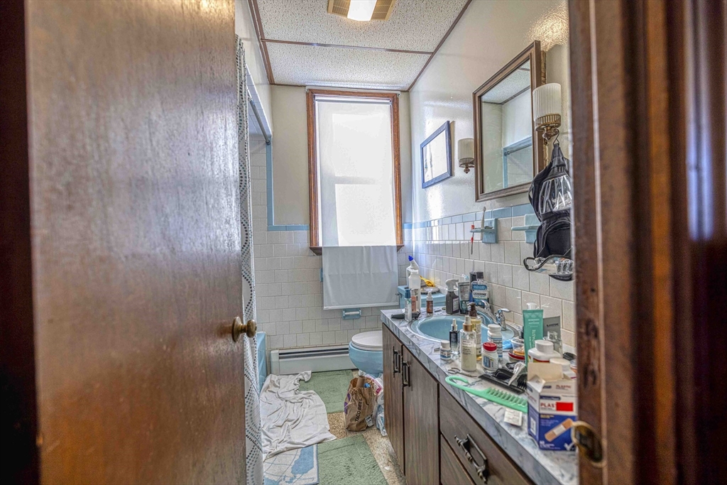 192-196 Snell Street Fall River, MA 02721 - Photo 3 of 34