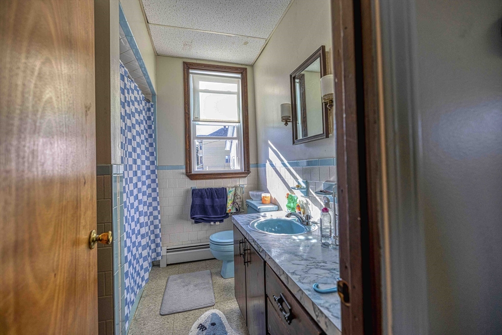 192-196 Snell Street Fall River, MA 02721 - Photo 7 of 34