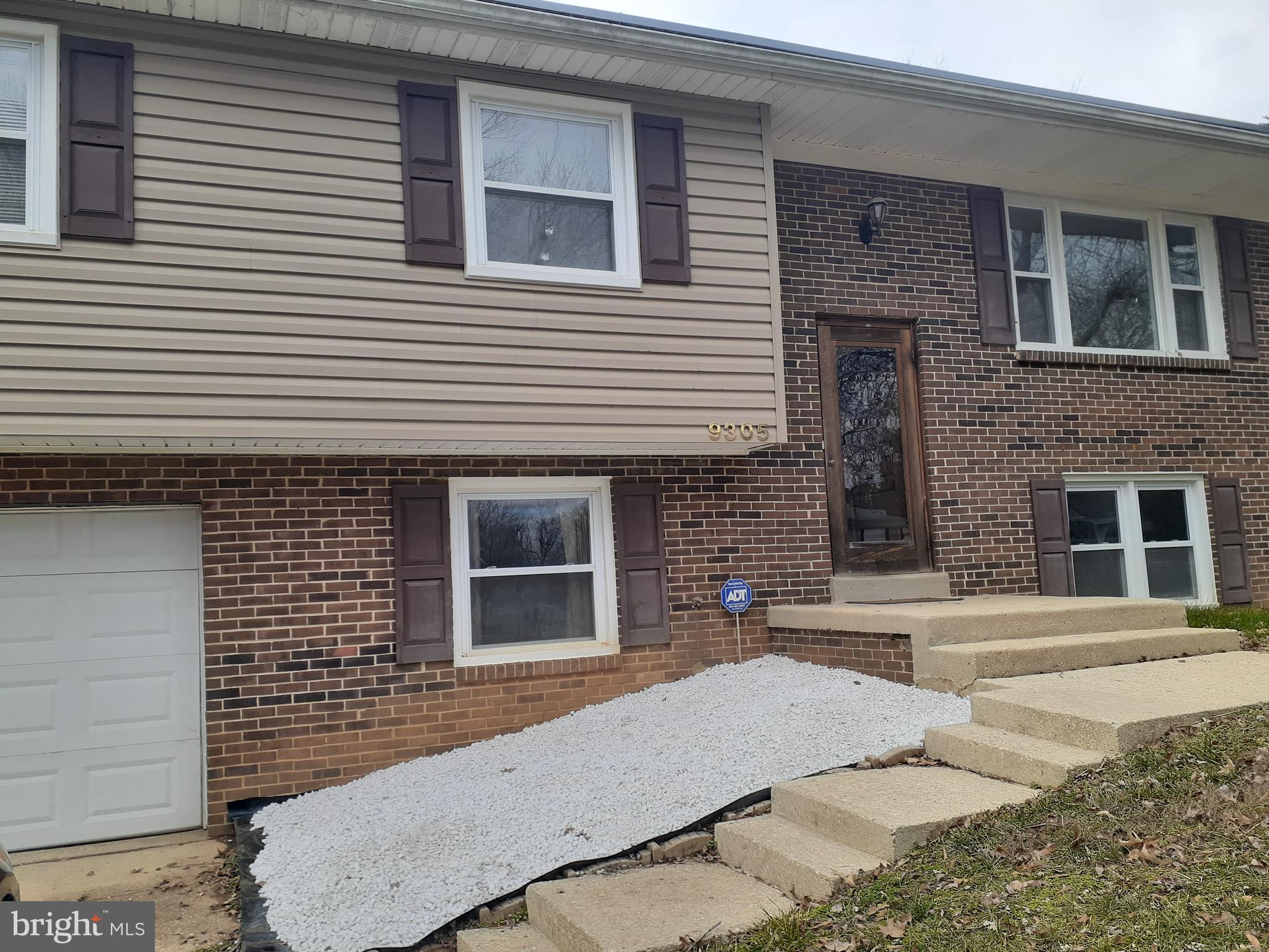 9305 Loughran Road Fort Washington, MD 20744 - Photo 2 of 17 Great Curb Appeal