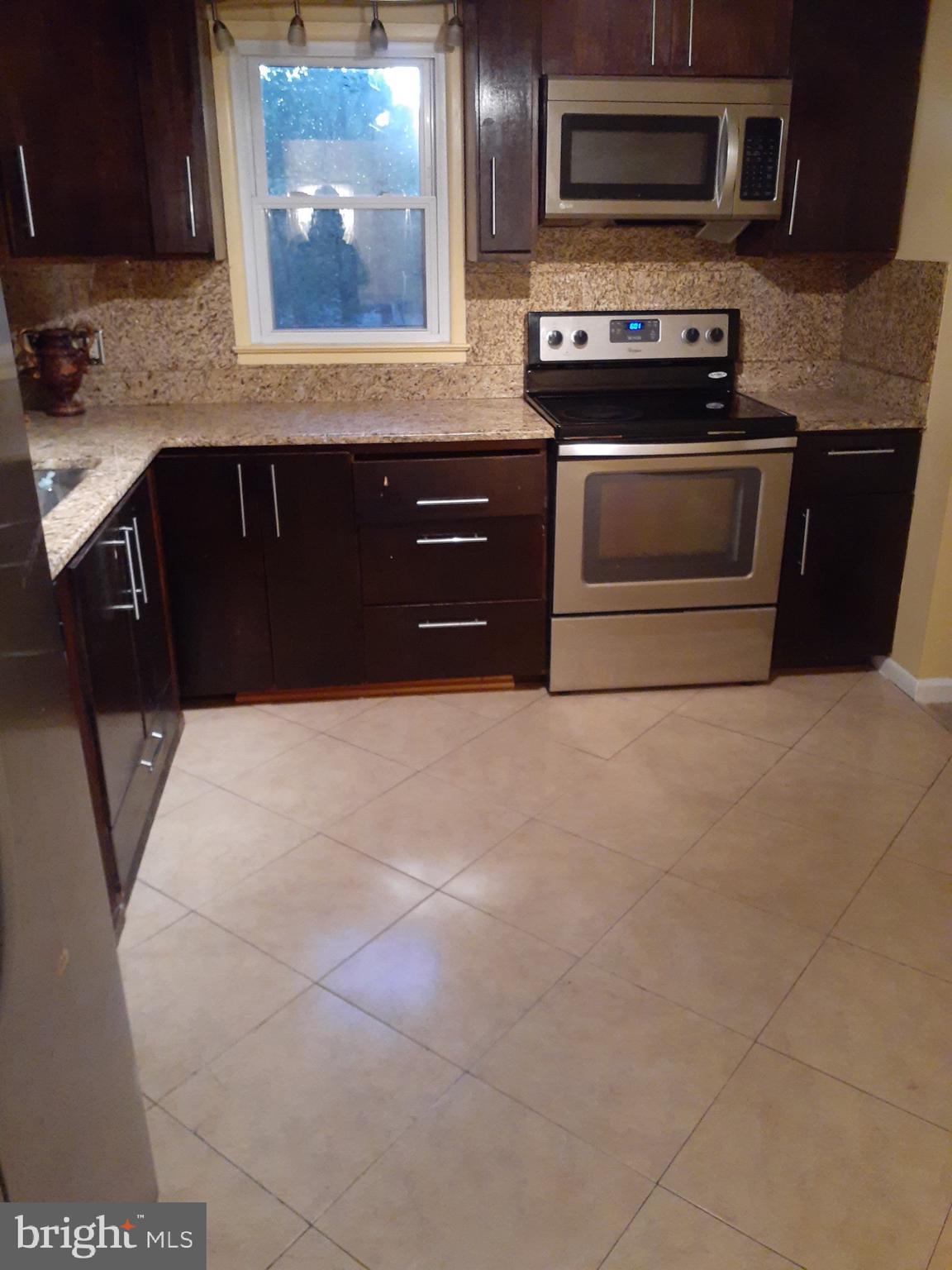9305 Loughran Road Fort Washington, MD 20744 - Photo 8 of 17 Kitchen
