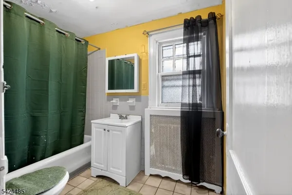 $600,000 | 819 Lyons Avenue, Irvington, NJ 07111