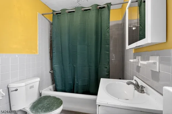 $600,000 | 819 Lyons Avenue, Irvington, NJ 07111