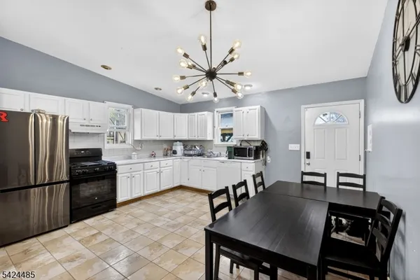 $600,000 | 819 Lyons Avenue, Irvington, NJ 07111