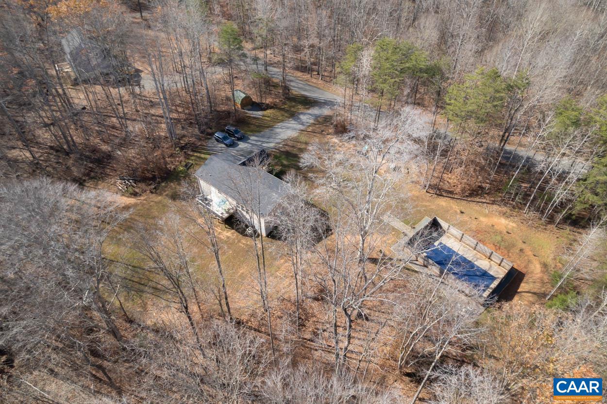 4242 Roundabout Road Louisa, VA 23093 - Photo 8 of 44