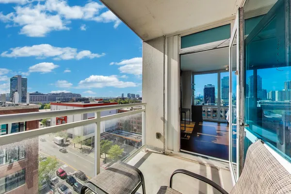 $459,900 | 757 North Orleans Street, Unit 909, Chicago, IL 60654
