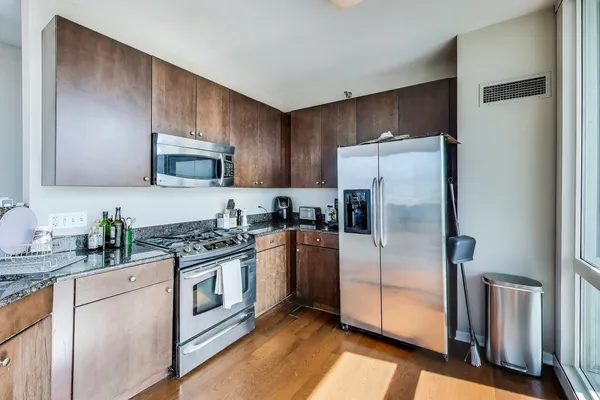 $459,900 | 757 North Orleans Street, Unit 909, Chicago, IL 60654
