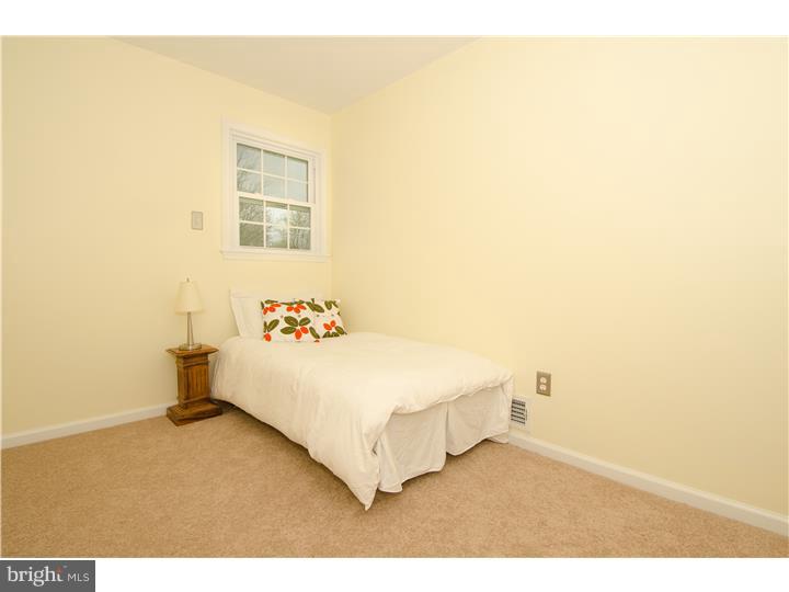 911 Roelofs Road Yardley, PA 19067 - Photo 17 of 23 Gallery Image 17