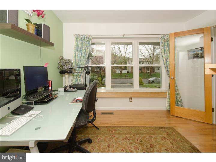 911 Roelofs Road Yardley, PA 19067 - Photo 10 of 23 Gallery Image 10