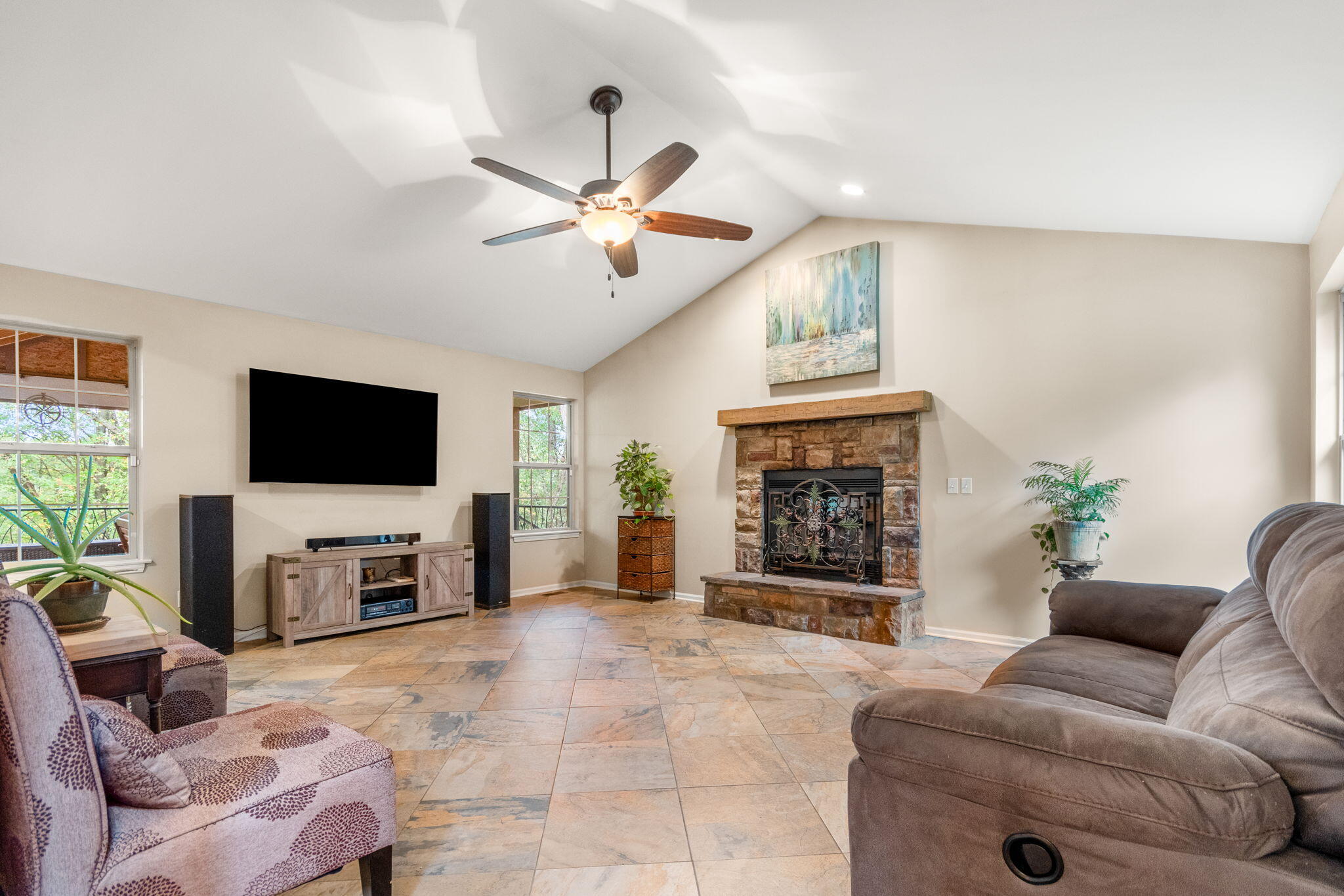 4708 Brookside Road Fenton, MI 48430 - Photo 5 of 41 003