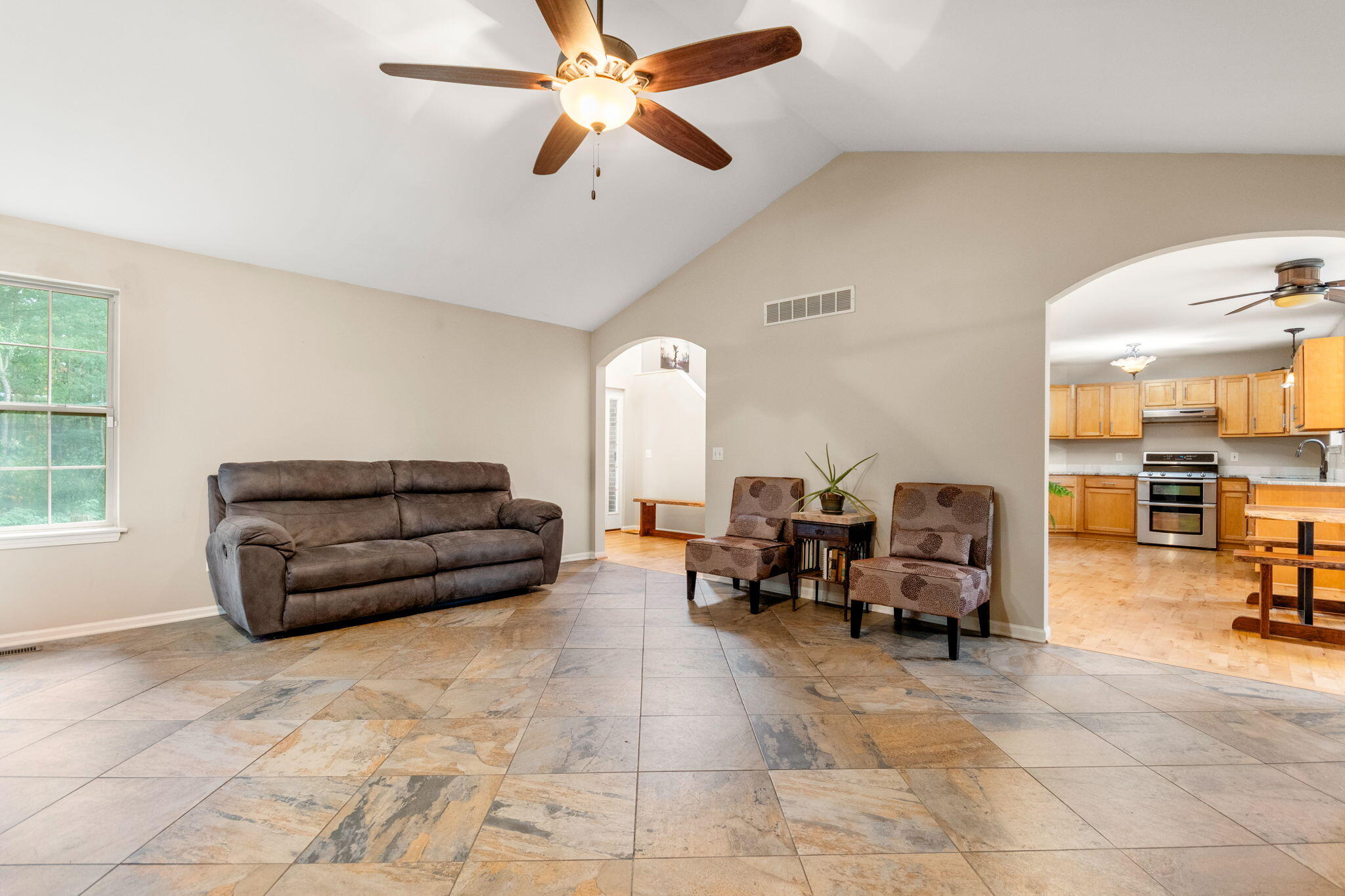 4708 Brookside Road Fenton, MI 48430 - Photo 6 of 41 001