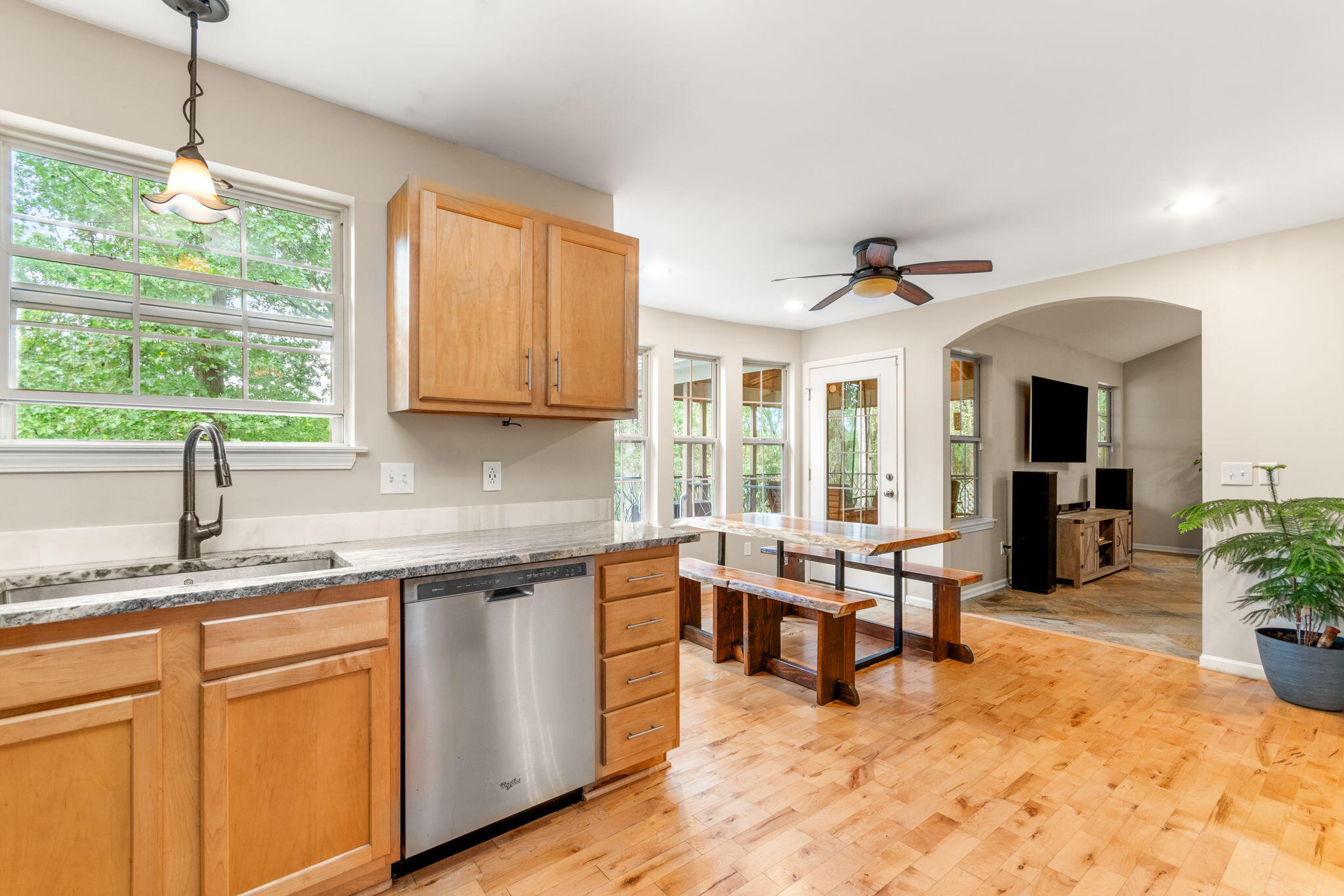 4708 Brookside Road Fenton, MI 48430 - Photo 7 of 41 009
