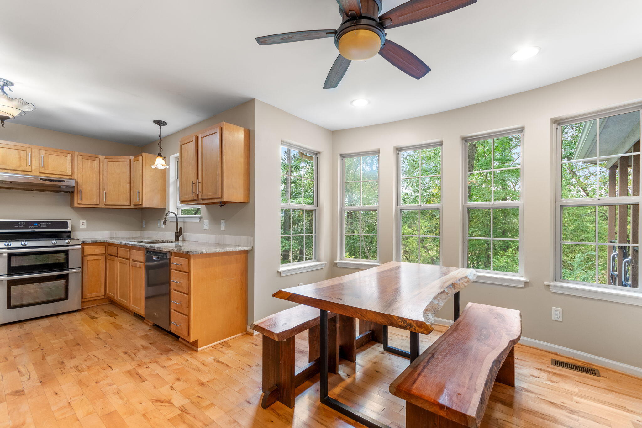 4708 Brookside Road Fenton, MI 48430 - Photo 8 of 41 005