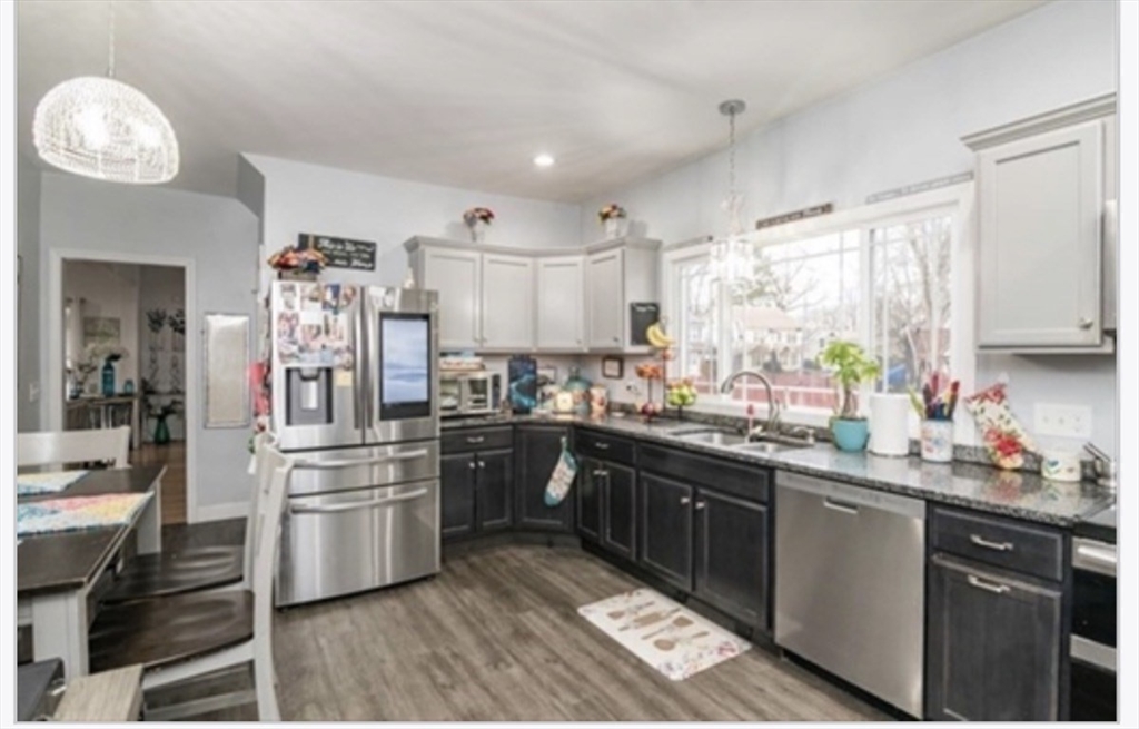 29 Eddywood Street Springfield, MA 01118 - Photo 18 of 41