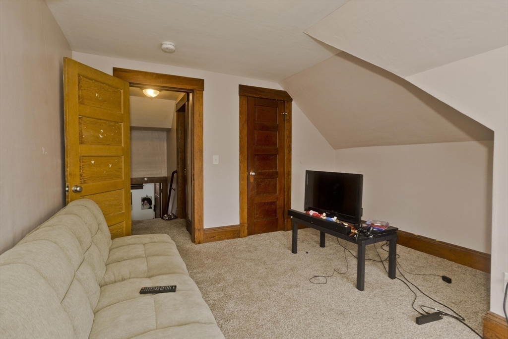 29 Eddywood Street Springfield, MA 01118 - Photo 32 of 41