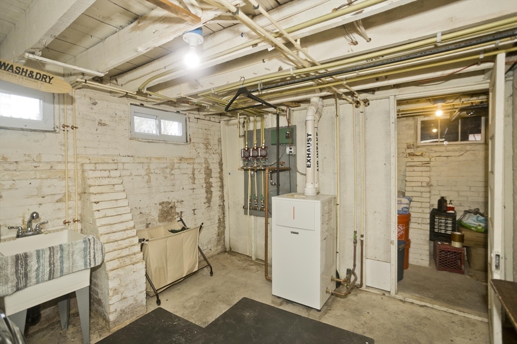 29 Eddywood Street Springfield, MA 01118 - Photo 34 of 41