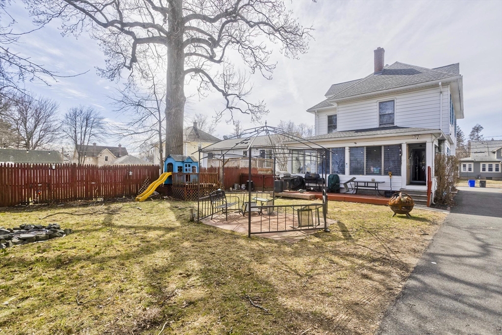 29 Eddywood Street Springfield, MA 01118 - Photo 6 of 41