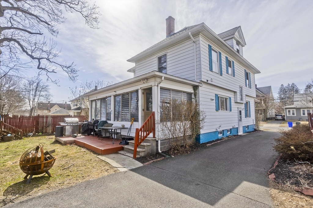 29 Eddywood Street Springfield, MA 01118 - Photo 7 of 41