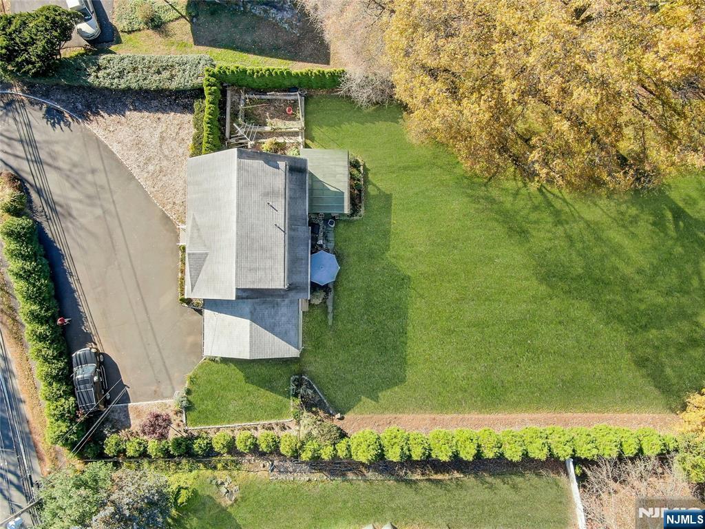 497 Tappan Road Norwood, NJ 07648 - Photo 4 of 33
