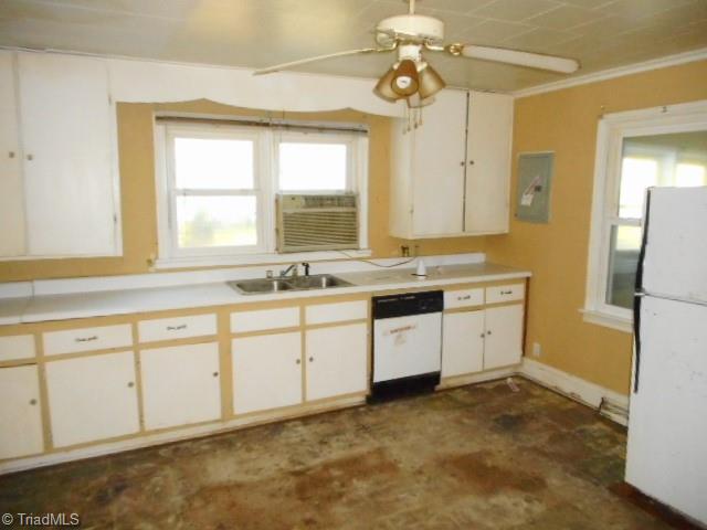 5483 Old Thomasville Road High Point, NC 27263 - Photo 3 of 10 Gallery Image 3