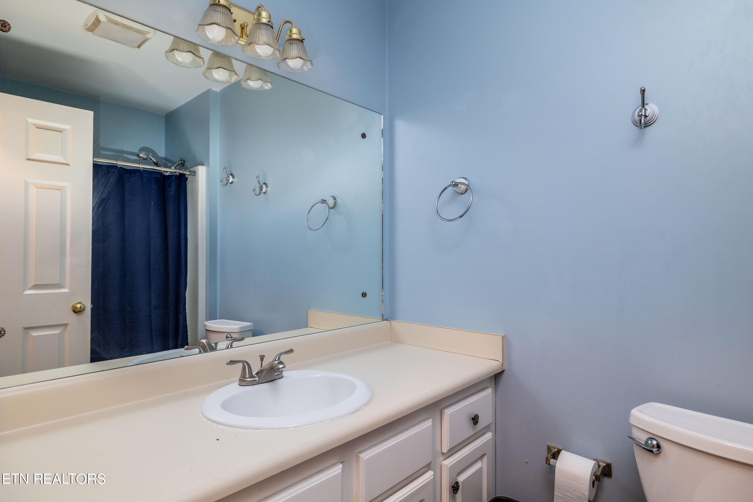 306 High Tower Road Maryville, TN 37804 - Photo 11 of 27 First Full bathroom