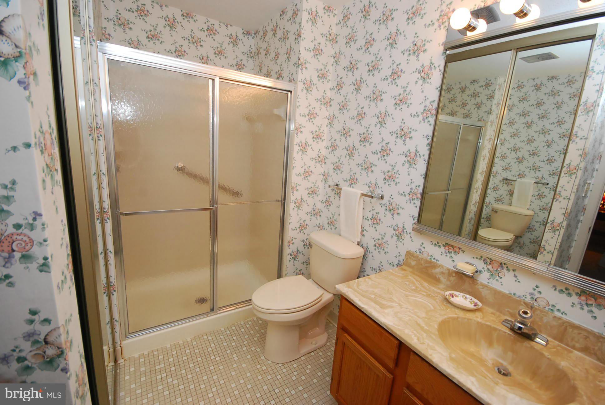 2555 Golfers Ridge Road Annapolis, MD 21401 - Photo 15 of 17 Bath