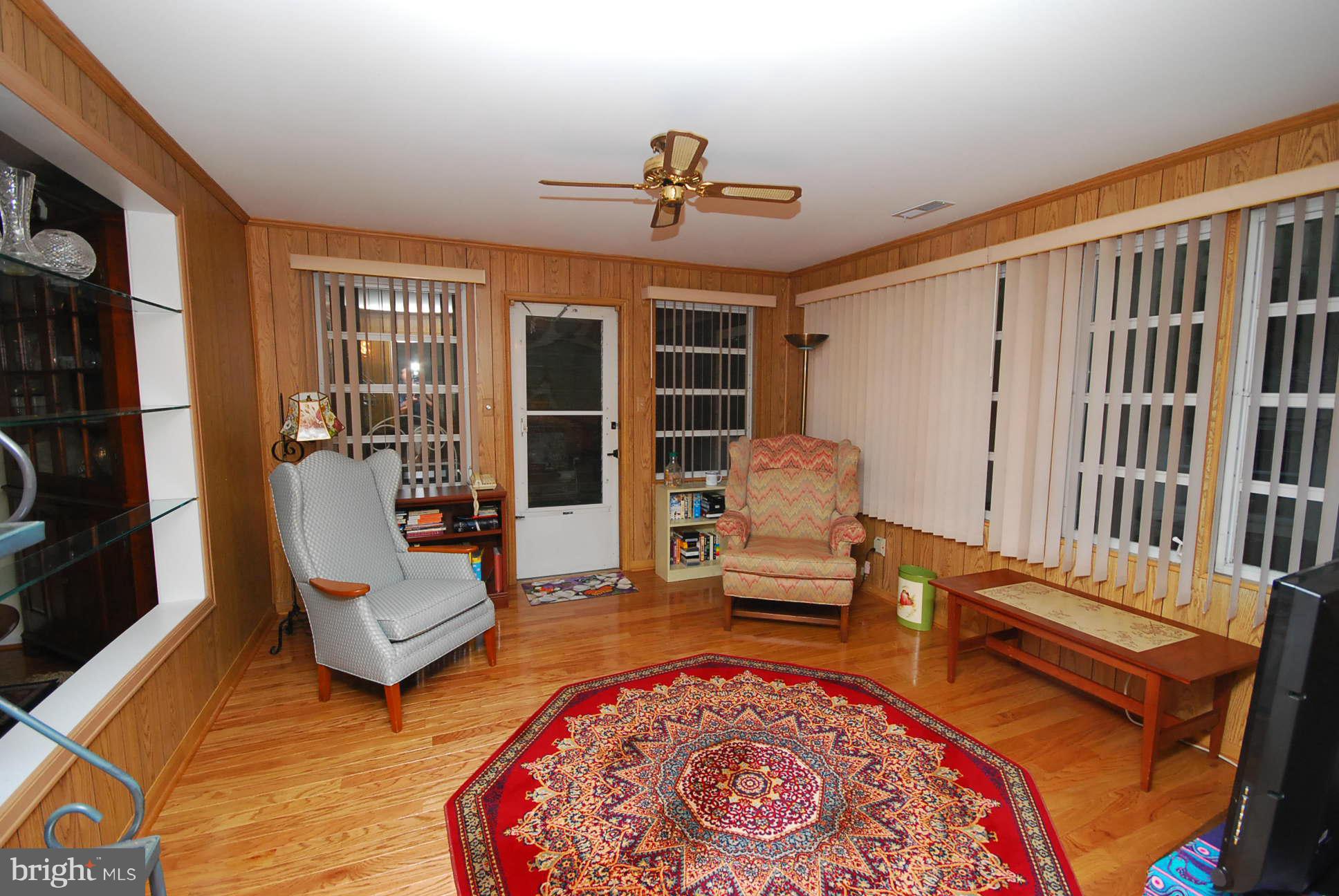 2555 Golfers Ridge Road Annapolis, MD 21401 - Photo 3 of 17 Interior (General)