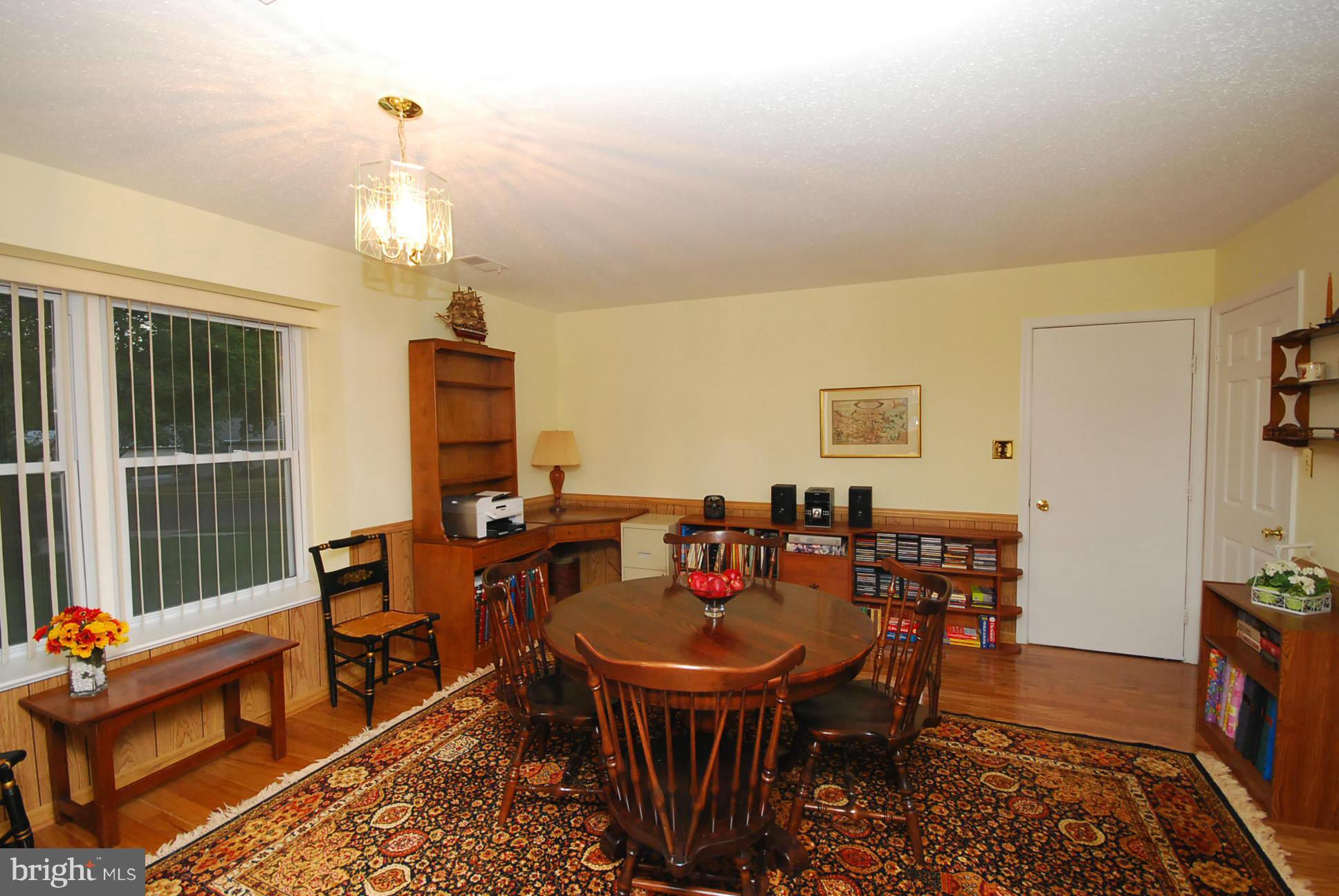 2555 Golfers Ridge Road Annapolis, MD 21401 - Photo 7 of 17 Dining Room