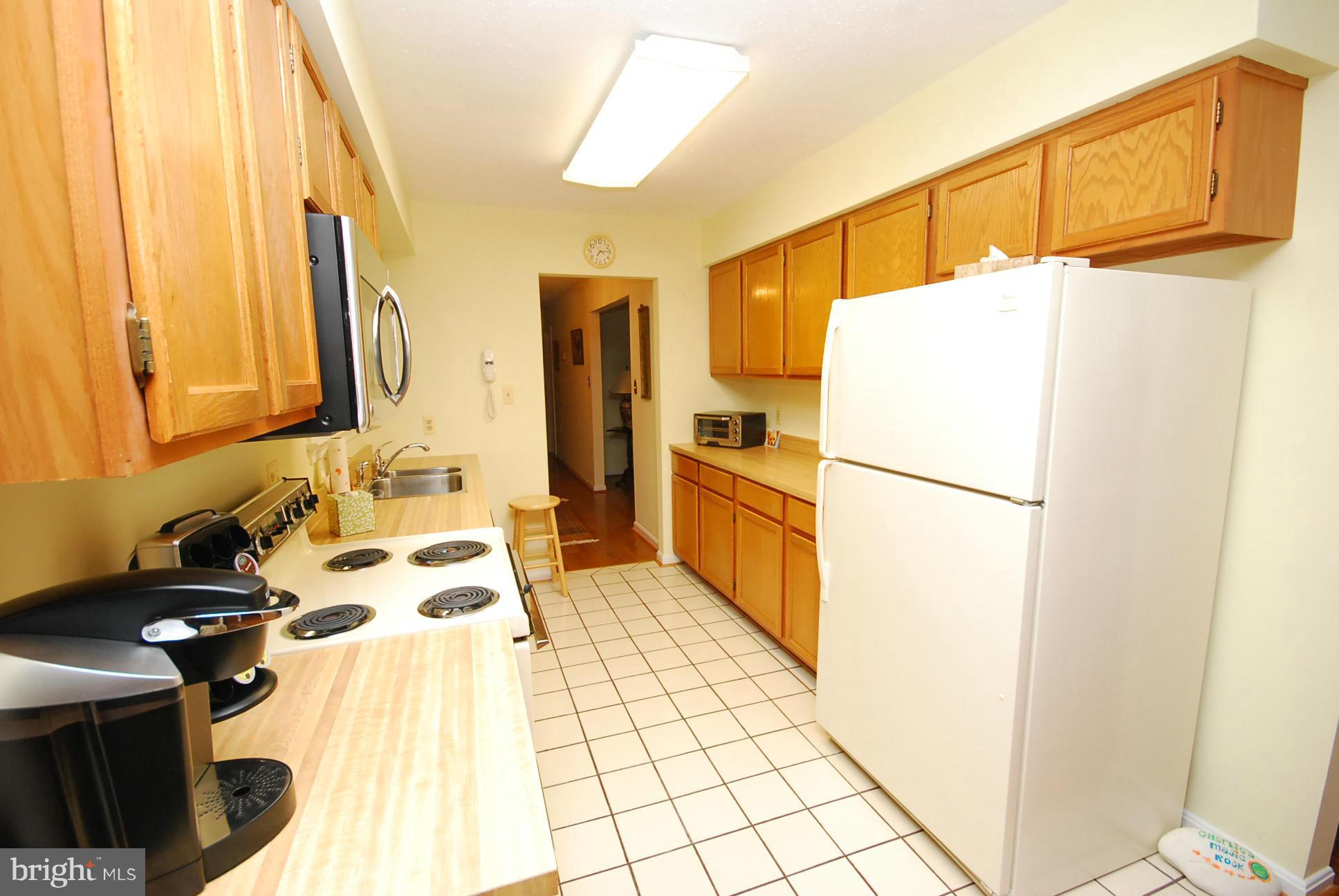 2555 Golfers Ridge Road Annapolis, MD 21401 - Photo 10 of 17 Kitchen