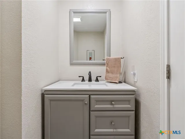 $695,000 | 1832 Sunnybrook Drive, New Braunfels, TX 78130