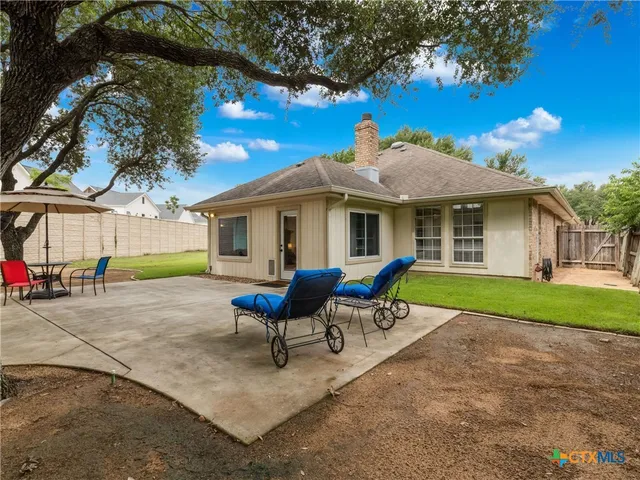 $695,000 | 1832 Sunnybrook Drive, New Braunfels, TX 78130