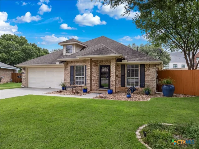 $695,000 | 1832 Sunnybrook Drive, New Braunfels, TX 78130